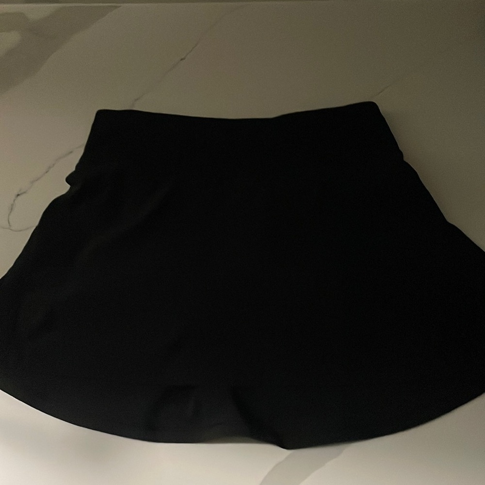 Lulu lemon tennis skirt black side pleat size 2